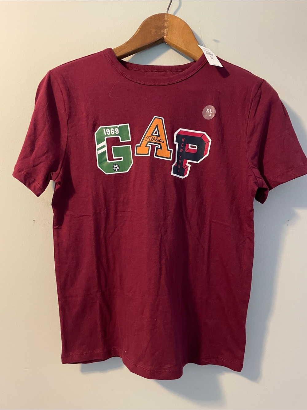 NWT GAP Maroon Short-Sleeve Logo Tee with Multicolor Letters